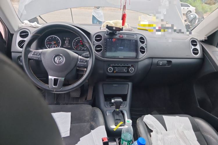 Used Volkswagen Tiguan 2010 2.0 TSI Automatic All-Wheel Drive Flagship Edition Center Console