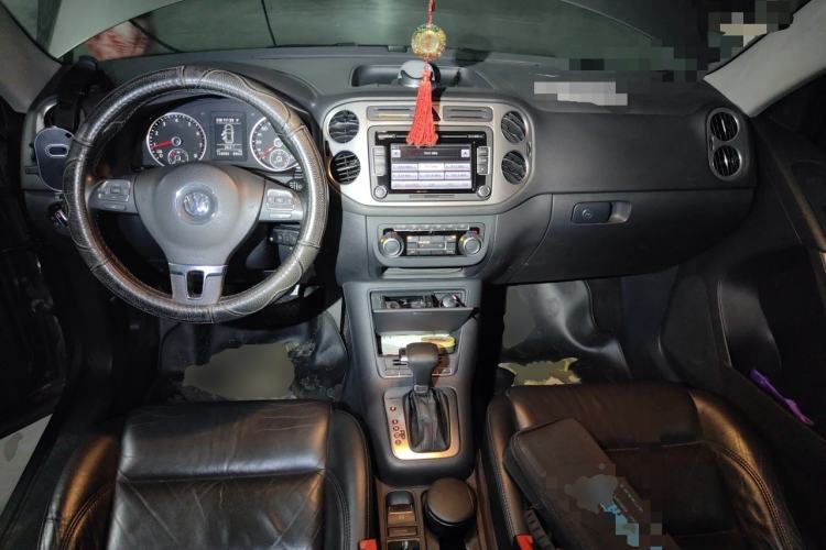 Used Volkswagen Tiguan 2010 1.8TSI Automatic All-Wheel-Drive Elite Edition Center Console