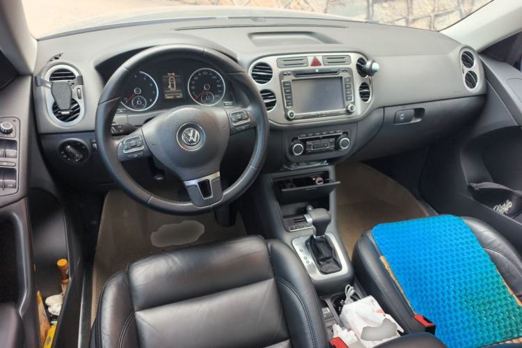 Used Volkswagen Tiguan 2010 1.8TSI Automatic All-Wheel-Drive Elite Edition Center Console