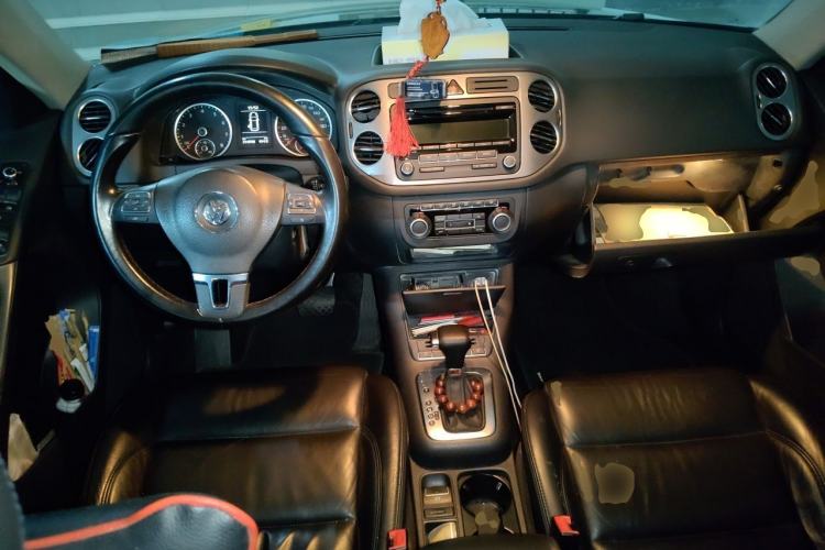 Used Volkswagen Tiguan 2010 1.8 TSI Automatic Two-Wheel Drive Trend Edition Center Console