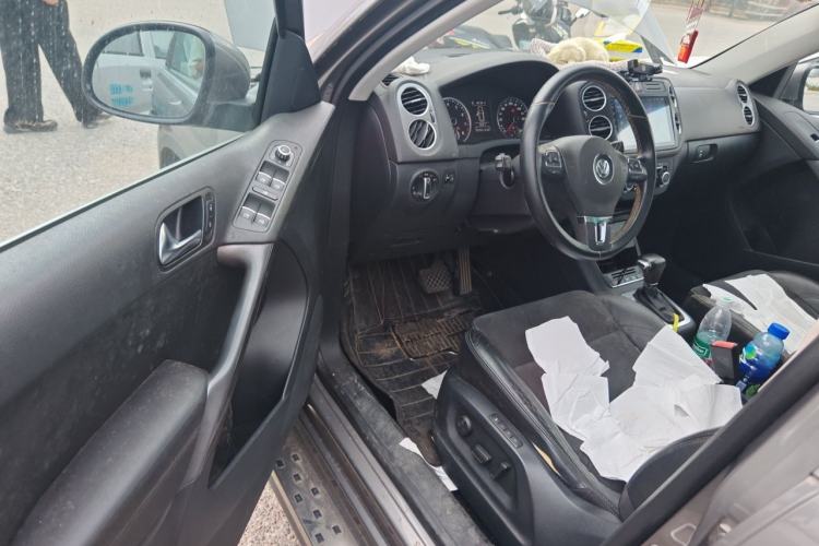 Used Volkswagen Tiguan 2010 2.0 TSI Automatic All-Wheel Drive Flagship Edition Driver Seat