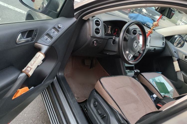 Used Volkswagen Tiguan 2010 1.8TSI Automatic All-Wheel-Drive Elite Edition Driver Seat