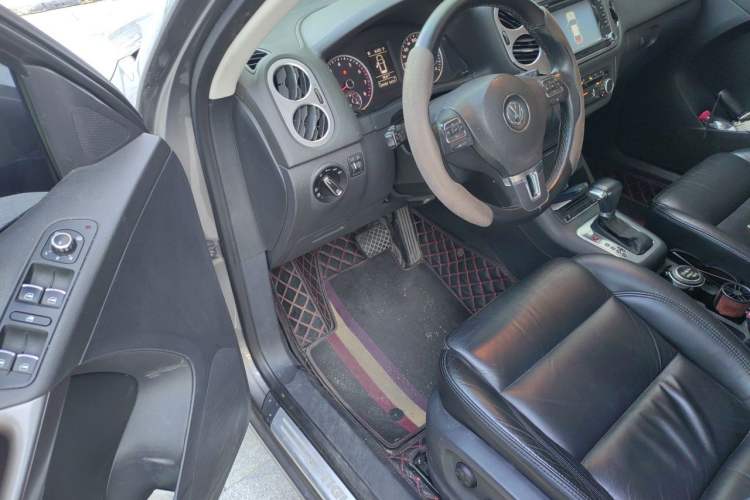 Used Volkswagen Tiguan 2010 2.0 TSI Automatic All-Wheel-Drive Elite Edition Driver Seat