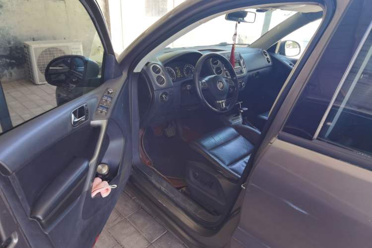Used Volkswagen Tiguan 2010 1.8 TSI Automatic Two-Wheel Drive Trend Edition Driver Seat