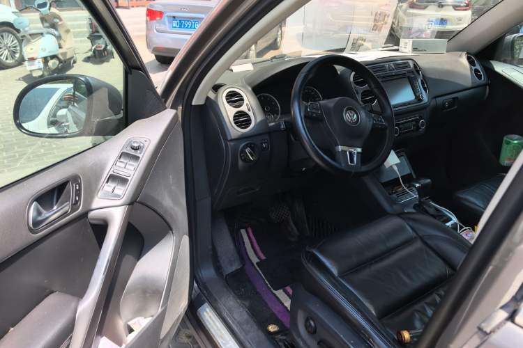 Used Volkswagen Tiguan 2010 1.8 TSI Automatic Two-Wheel Drive Urban Edition Driver Seat