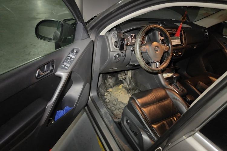 Used Volkswagen Tiguan 2010 1.8TSI Automatic All-Wheel-Drive Elite Edition Driver Seat