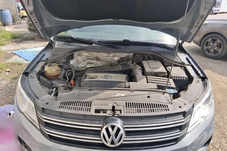 Used Volkswagen Tiguan 2010 1.8 TSI Automatic Two-Wheel Drive Urban Edition Engine Bay