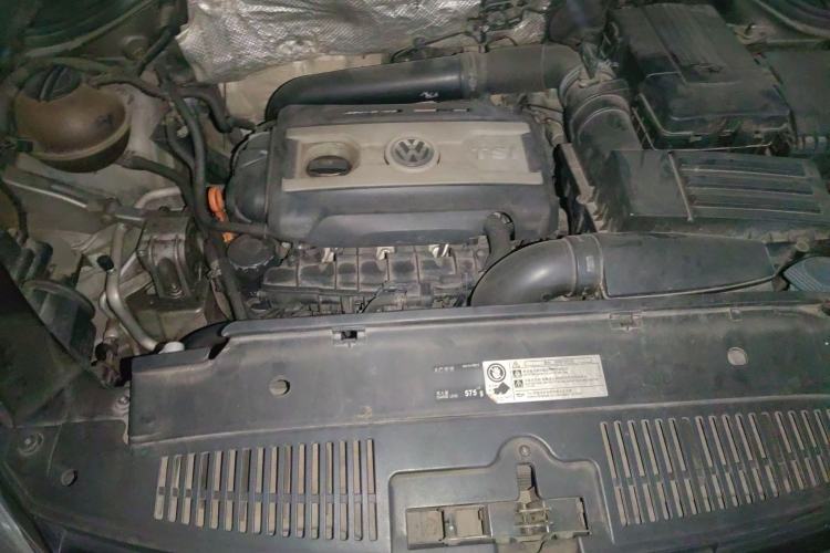 Used Volkswagen Tiguan 2010 2.0 TSI Automatic All-Wheel-Drive Elite Edition Engine Bay