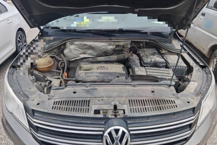 Used Volkswagen Tiguan 2010 2.0 TSI Automatic All-Wheel Drive Flagship Edition Engine Bay