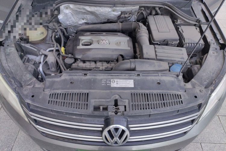 Used Volkswagen Tiguan 2010 2.0 TSI Automatic All-Wheel-Drive Elite Edition Engine Bay