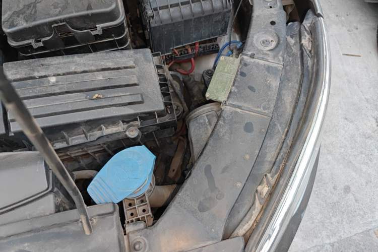 Used Volkswagen Tiguan 2010 1.8TSI Automatic Two-Wheel Drive Elite Edition Engine Bay Left