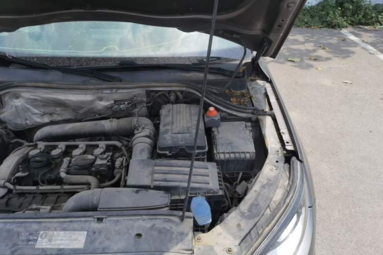Used Volkswagen Tiguan 2010 1.8TSI Automatic Two-Wheel Drive Elite Edition Engine Bay Left