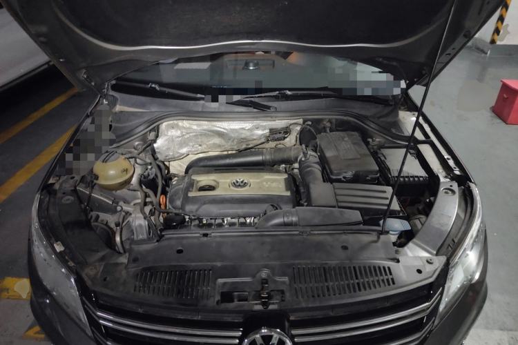 Used Volkswagen Tiguan 2010 1.8TSI Automatic All-Wheel-Drive Elite Edition Engine Bay