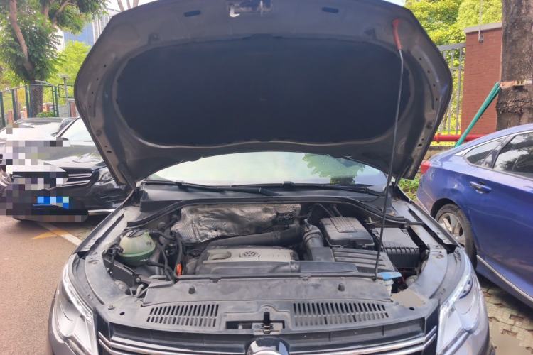Used Volkswagen Tiguan 2010 1.8TSI Automatic All-Wheel-Drive Elite Edition Engine Bay