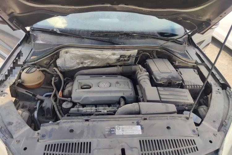 Used Volkswagen Tiguan 2010 2.0 TSI Automatic All-Wheel-Drive Elite Edition Engine Bay