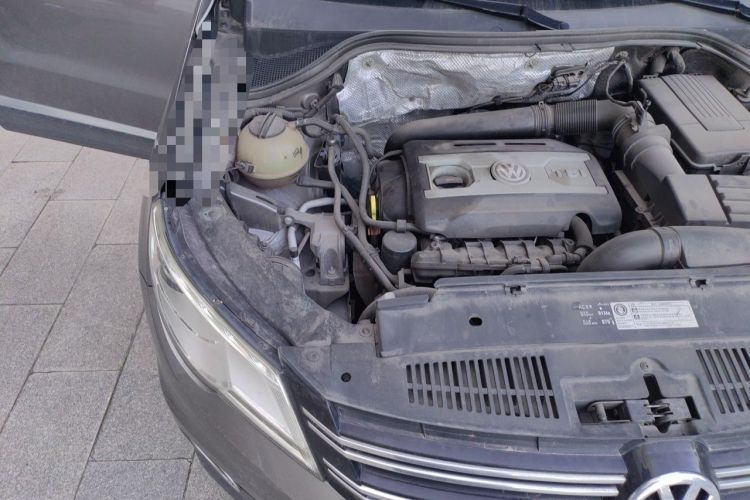 Used Volkswagen Tiguan 2010 2.0 TSI Automatic All-Wheel-Drive Elite Edition Engine Bay Right