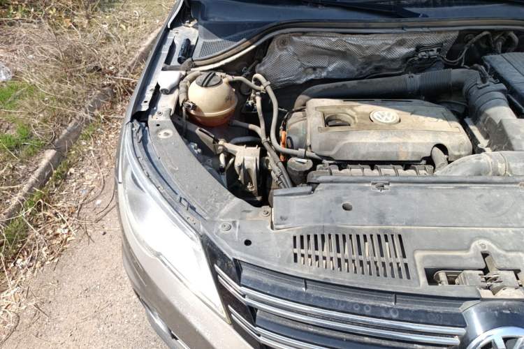 Used Volkswagen Tiguan 2010 2.0 TSI Automatic All-Wheel Drive Flagship Edition Engine Bay Right