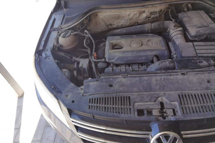 Used Volkswagen Tiguan 2010 1.8 TSI Automatic Two-Wheel Drive Trend Edition Engine Bay Right