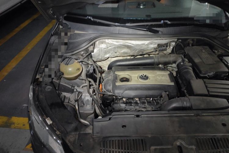 Used Volkswagen Tiguan 2010 1.8TSI Automatic All-Wheel-Drive Elite Edition Engine Bay Right