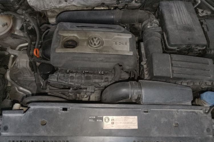 Used Volkswagen Tiguan 2010 2.0 TSI Automatic All-Wheel Drive Flagship Edition Engine Bay