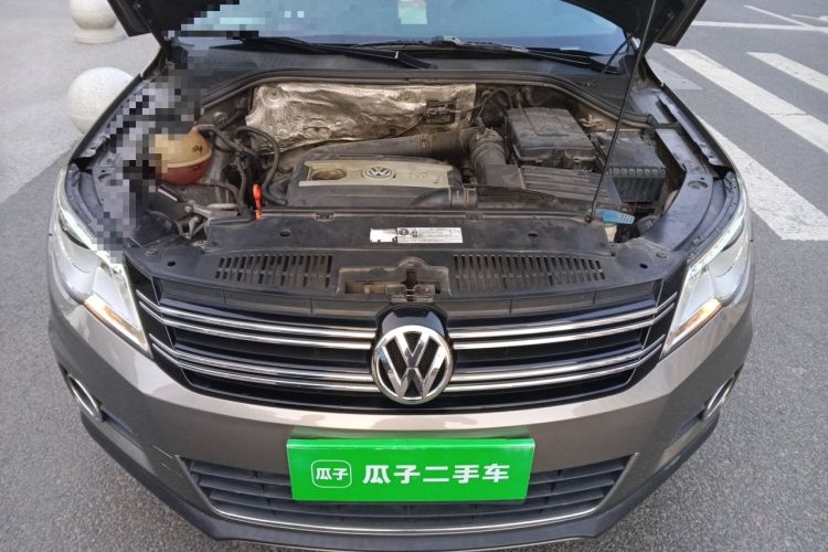 Used Volkswagen Tiguan 2010 2.0 TSI Automatic All-Wheel-Drive Elite Edition Engine Bay