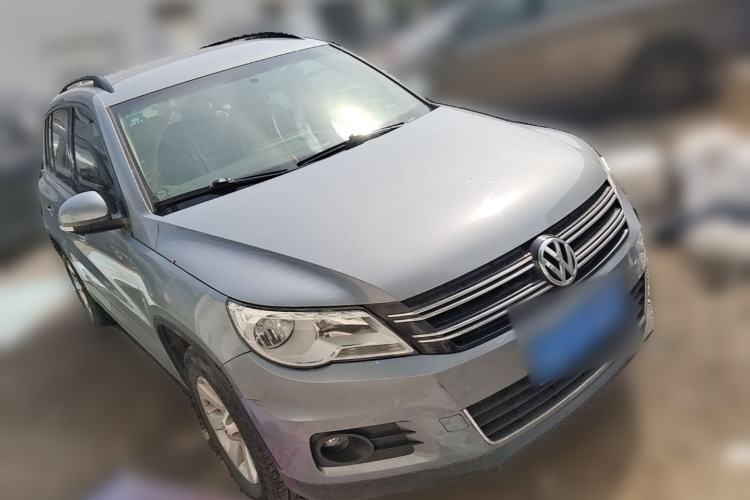 Used Volkswagen Tiguan 2010 1.8 TSI Automatic Two-Wheel Drive Urban Edition Front Right 45 Deg
