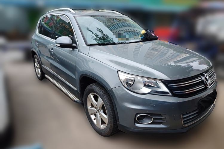 Used Volkswagen Tiguan 2010 2.0 TSI Automatic All-Wheel-Drive Elite Edition Front Right 45 Deg