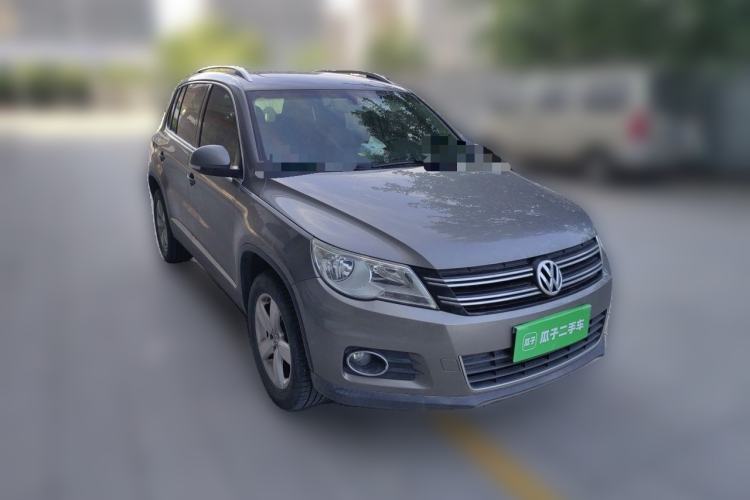 Used Volkswagen Tiguan 2010 2.0 TSI Automatic All-Wheel-Drive Elite Edition Front Right 45 Deg