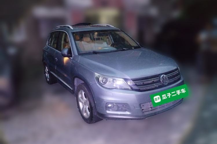 Used Volkswagen Tiguan 2010 1.8TSI Automatic All-Wheel-Drive Elite Edition Front Right 45 Deg