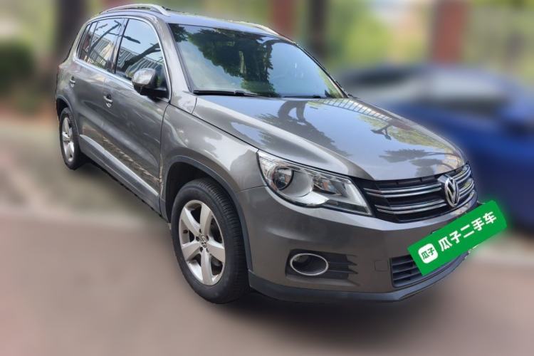 Used Volkswagen Tiguan 2010 1.8TSI Automatic All-Wheel-Drive Elite Edition Front Right 45 Deg