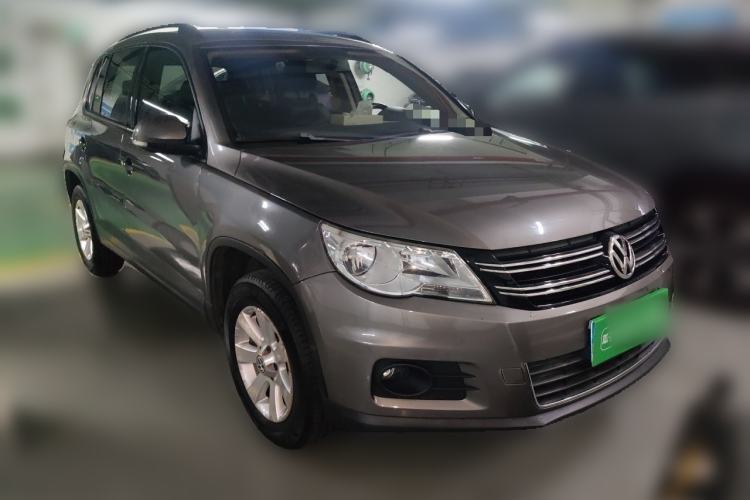 Used Volkswagen Tiguan 2010 1.8 TSI Automatic Two-Wheel Drive Trend Edition Front Right 45 Deg