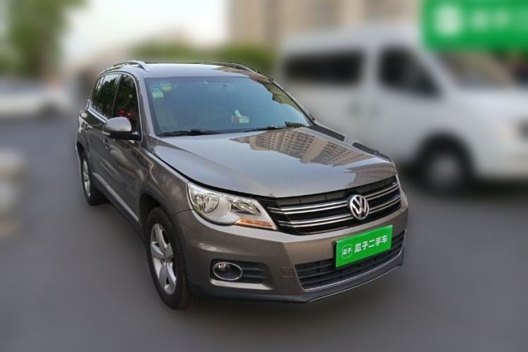 Used Volkswagen Tiguan 2010 2.0 TSI Automatic All-Wheel-Drive Elite Edition Front Right 45 Deg