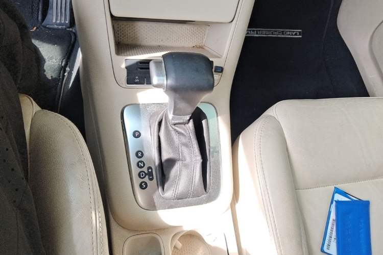 Used Volkswagen Tiguan 2010 1.8 TSI Automatic Two-Wheel Drive Urban Edition Gear Lever