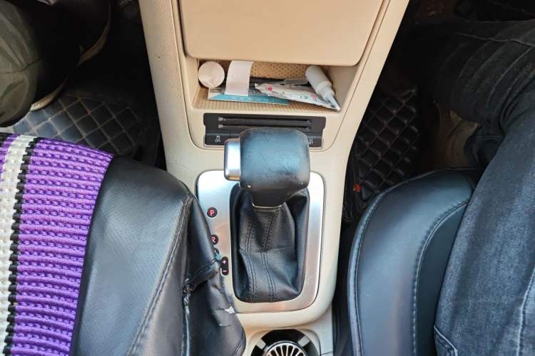 Used Volkswagen Tiguan 2010 1.8TSI Automatic Two-Wheel Drive Elite Edition Gear Lever