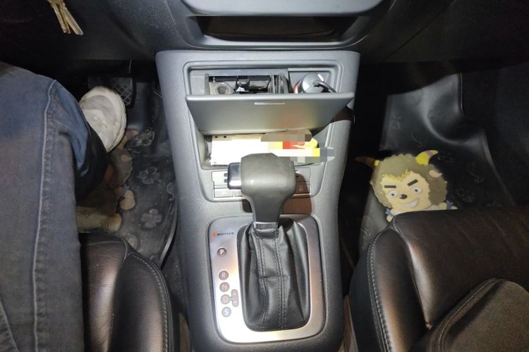 Used Volkswagen Tiguan 2010 1.8TSI Automatic All-Wheel-Drive Elite Edition Gear Lever