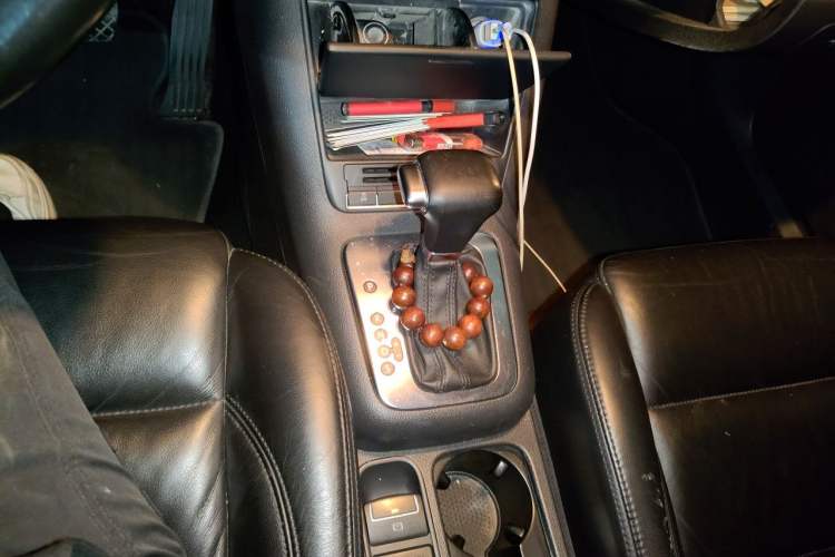 Used Volkswagen Tiguan 2010 1.8 TSI Automatic Two-Wheel Drive Trend Edition Gear Lever