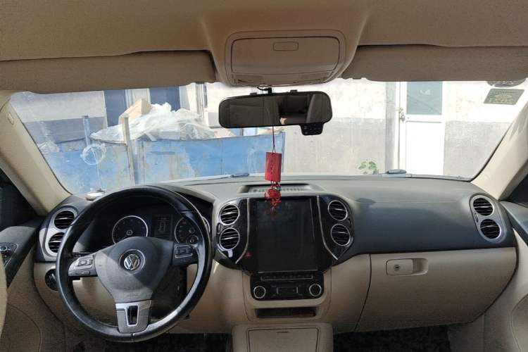 Used Volkswagen Tiguan 2010 1.8 TSI Automatic Two-Wheel Drive Urban Edition Headliner