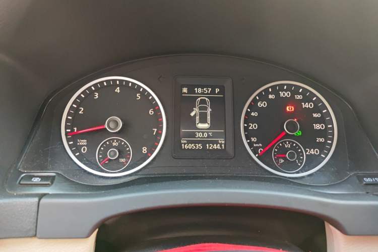 Used Volkswagen Tiguan 2010 1.8TSI Automatic Two-Wheel Drive Elite Edition Instrument Cluster