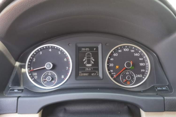 Used Volkswagen Tiguan 2010 1.8TSI Automatic Two-Wheel Drive Elite Edition Instrument Cluster