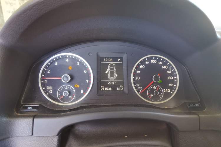 Used Volkswagen Tiguan 2010 1.8 TSI Automatic Two-Wheel Drive Trend Edition Instrument Cluster