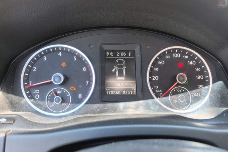 Used Volkswagen Tiguan 2010 1.8 TSI Automatic Two-Wheel Drive Urban Edition Instrument Cluster