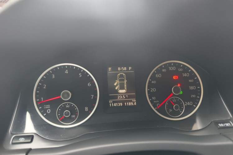 Used Volkswagen Tiguan 2010 2.0 TSI Automatic All-Wheel-Drive Elite Edition Instrument Cluster