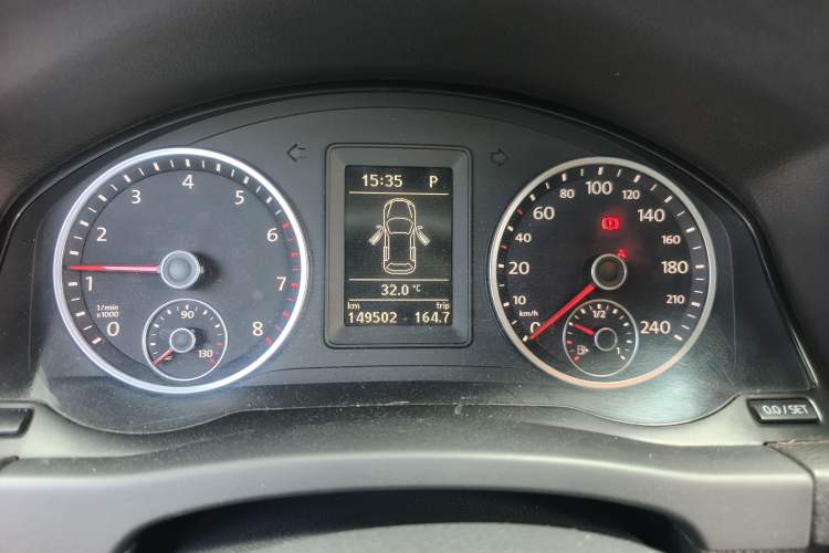 Used Volkswagen Tiguan 2010 1.8TSI Automatic All-Wheel-Drive Elite Edition Instrument Cluster