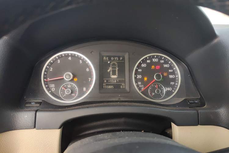 Used Volkswagen Tiguan 2010 2.0 TSI Automatic All-Wheel-Drive Elite Edition Instrument Cluster