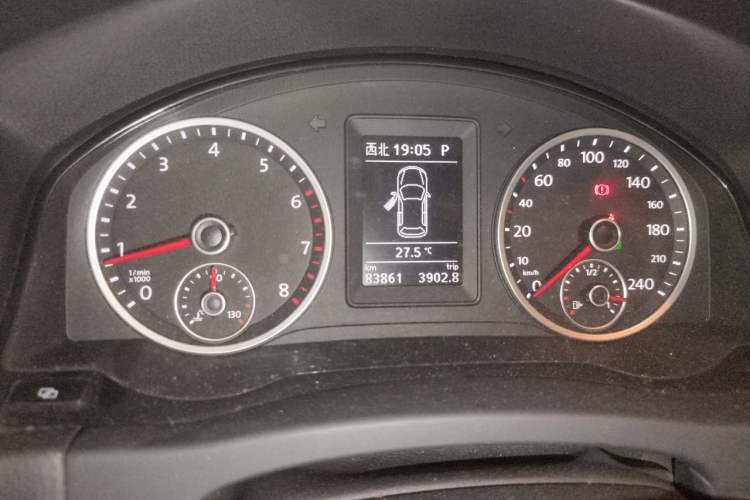 Used Volkswagen Tiguan 2010 2.0 TSI Automatic All-Wheel Drive Flagship Edition Instrument Cluster