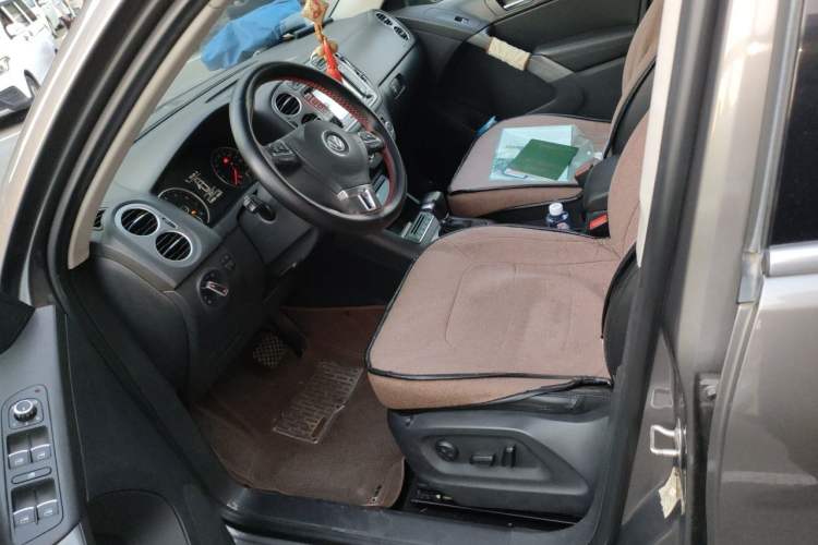 Used Volkswagen Tiguan 2010 1.8TSI Automatic All-Wheel-Drive Elite Edition Left Front Seat