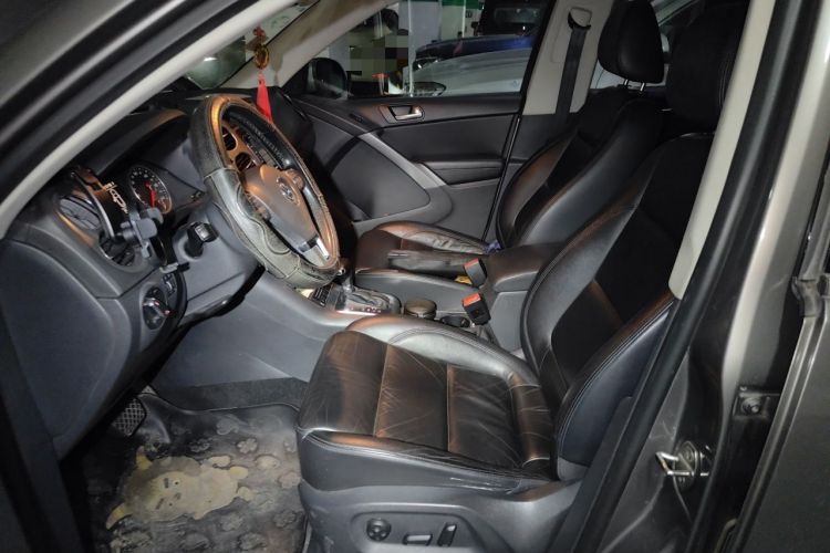 Used Volkswagen Tiguan 2010 1.8TSI Automatic All-Wheel-Drive Elite Edition Left Front Seat