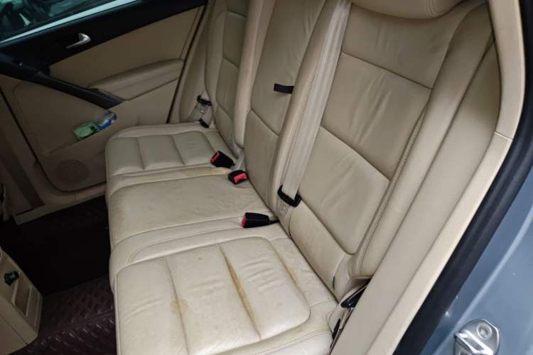 Used Volkswagen Tiguan 2010 2.0 TSI Automatic All-Wheel-Drive Elite Edition Left Rear Seat
