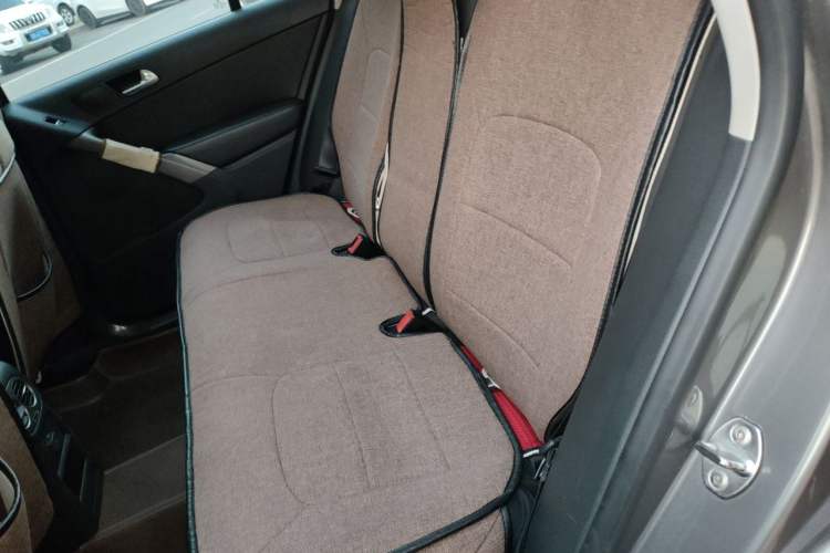 Used Volkswagen Tiguan 2010 1.8TSI Automatic All-Wheel-Drive Elite Edition Left Rear Seat