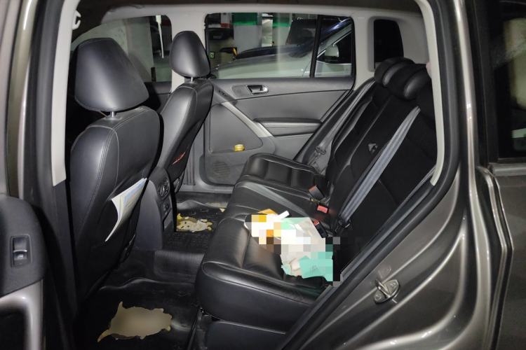 Used Volkswagen Tiguan 2010 1.8TSI Automatic All-Wheel-Drive Elite Edition Left Rear Seat